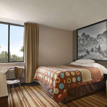Super 8 By Wyndham Redfield Hotel Exterior foto
